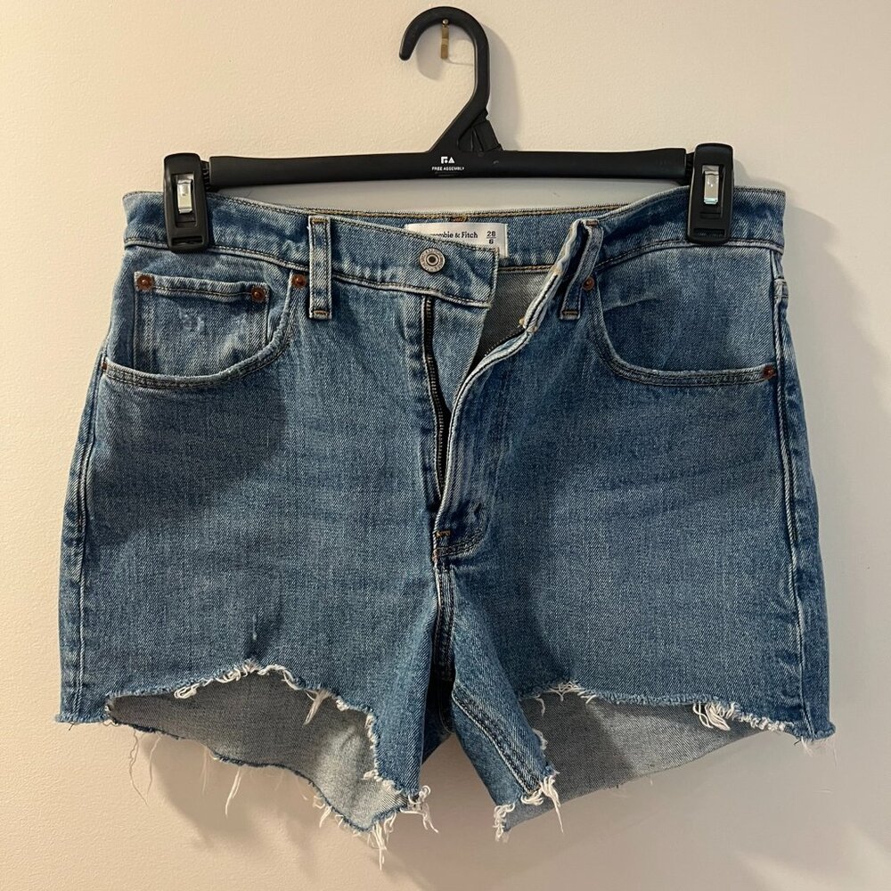 Abercrombie & Fitch 4" 'Mom Short' Highrise